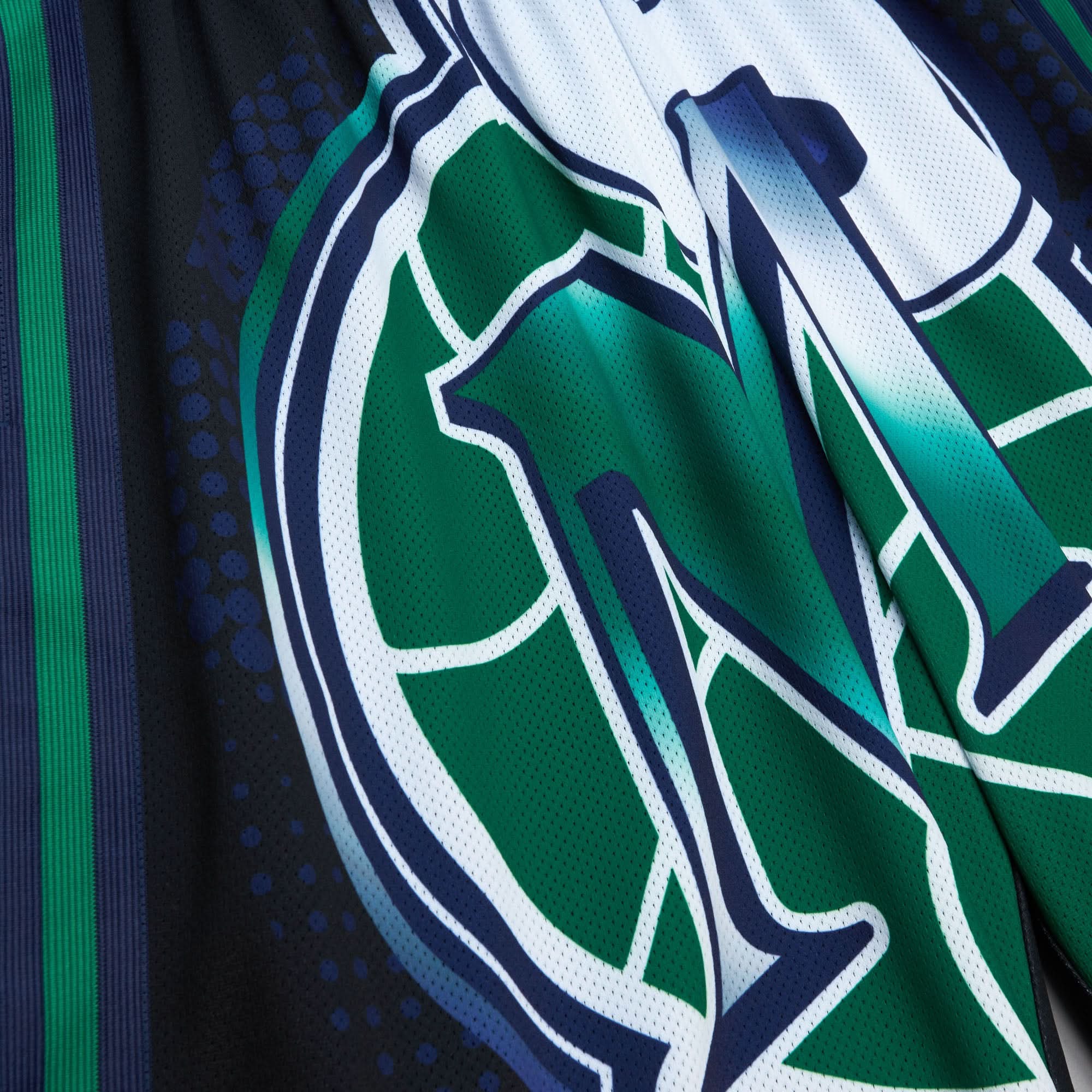 DALLAS MAVERICKS MITCHELL & NESS BLACK M-HAT SHORTS - Image 3