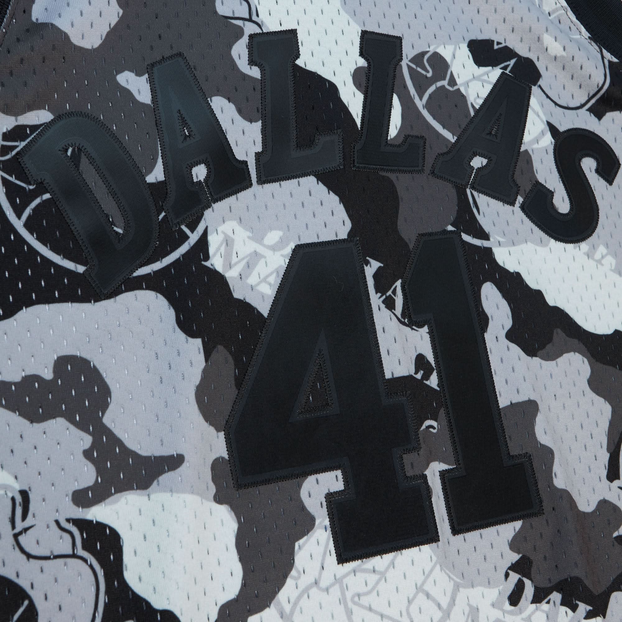 DIRK NOWITZKI DALLAS MAVERICKS MITCHELL & NESS BLACK CAMO SWINGMAN JERSEY - Image 3
